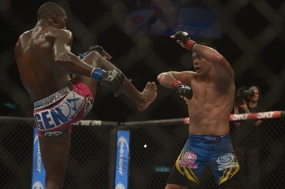 Phil Davis venceu o brasileiro Lyoto Machida por decis�o un�nime no Rio de Janeiro