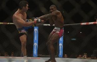 Phil Davis venceu o brasileiro Lyoto Machida por decis�o un�nime no Rio de Janeiro