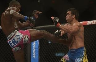 Phil Davis venceu o brasileiro Lyoto Machida por decis�o un�nime no Rio de Janeiro
