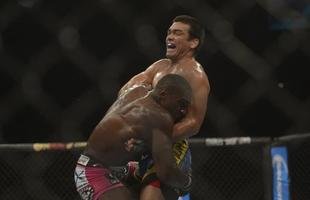 Phil Davis venceu o brasileiro Lyoto Machida por decis�o un�nime no Rio de Janeiro