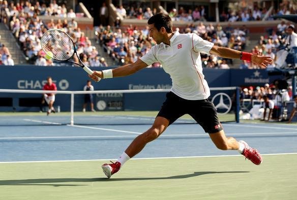 Novak Djokovic teve mais trabalho do que se esperava, mas conseguiu confirmar o favoritismo e garantiu sua vaga na final do Aberto dos Estados Unidos. Nmero 1 do mundo, o tenista srvio precisou de 4 horas e 9 minutos para vencer uma verdadeira batalha contra o suo Stanislas Wawrinka, neste sbado, em Nova York, nos Estados Unidos.