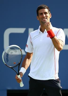 Novak Djokovic teve mais trabalho do que se esperava, mas conseguiu confirmar o favoritismo e garantiu sua vaga na final do Aberto dos Estados Unidos. Nmero 1 do mundo, o tenista srvio precisou de 4 horas e 9 minutos para vencer uma verdadeira batalha contra o suo Stanislas Wawrinka, neste sbado, em Nova York, nos Estados Unidos.