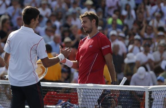 Novak Djokovic teve mais trabalho do que se esperava, mas conseguiu confirmar o favoritismo e garantiu sua vaga na final do Aberto dos Estados Unidos. Nmero 1 do mundo, o tenista srvio precisou de 4 horas e 9 minutos para vencer uma verdadeira batalha contra o suo Stanislas Wawrinka, neste sbado, em Nova York, nos Estados Unidos.