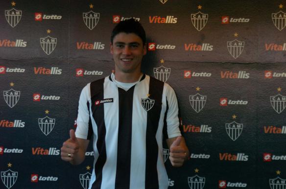 O atacante Pedro Oldoni despontou para o futebol, em meados de 2004, no modesto Cianorte, clube do interior do Paran. Dois anos depois se transferiu para o Atltico Paranaense, ao qual ficou vinculado at 2012. Durante esse tempo, foi emprestado ao Real Valladolid, da Espanha, ao Atltico e ao Nacional da Madeira, de Portugal. Quando chegou a Minas, em 2009, Oldoni era reconhecido por sua habilidade em jogadas areas, mas no conseguiu cumprir as expectativas e deixou o Galo ao final da temporada. Atualmente, veste a camisa do Vitria.
 

