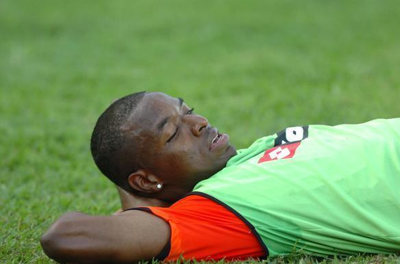 Autor de uma dana curiosa nas comemoraes, o colombiano Rentera no encantou no Atltico. Ele passou pelo clube em 2009 e balanou as redes apenas uma vez. Hoje, o jogador atua no Milionarios. 