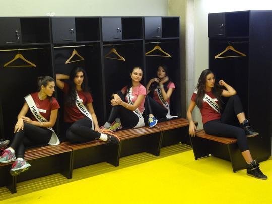As 27 candidatas do Miss Brasil 2013 visitaram o Mineiro nesta quarta-feira. Alm de um passeio pelo gramado, com direito a muitas fotos, elas conheceram os vestirios e outros setores do estdio. A eleio ser no prximo dia 28, no Minascentro, em Belo Horizonte. O estado de Minas Gerais ser representado pela estudante de jornalismo Janana Barcelos, de 25 anos, 1,78m de altura e natural de Betim.