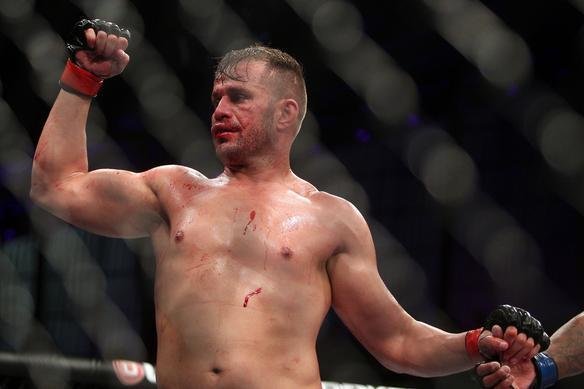 Fbio Maldonado, de bermuda vermelha, e Joey Beltran, de bermuda preta