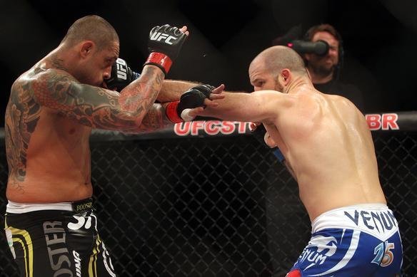 Thiago Silva, de bermuda preta, e Matt Hamill, de bermuda azul