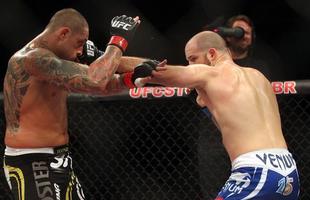 Thiago Silva, de bermuda preta, e Matt Hamill, de bermuda azul