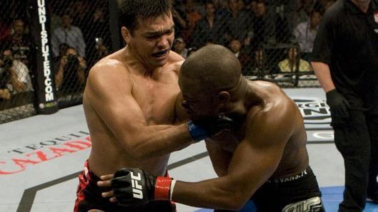 No UFC 98, 2009, Lyoto nocauteou Rashad Evans com uma incrvel sequncia de golpes e conquistou cinturo dos meio-pesados