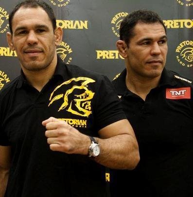 'Eu estava presente quando os irmos Nogueira chegaram pela primeira vez aos Estados Unidos. Minotouro quis alimentar um nibus com uma cenoura e Minotauro o acariciava como se fosse um cavalo. Acho que nunca tinham visto algo parecido na vida'