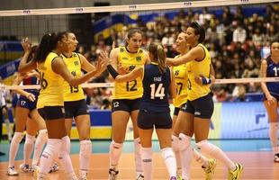 Brasil vence a Rssia de virada, por 3 sets a 1, e est perto do ttulo