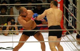 Relembre a luta fantstica entre Fedor Emelianenko e Mirko Cro Cop, vencida por Fedor por deciso unnime no PRIDE