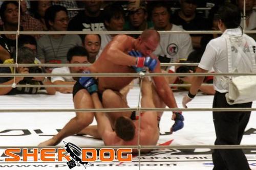 Relembre a luta fantstica entre Fedor Emelianenko e Mirko Cro Cop, vencida por Fedor por deciso unnime no PRIDE