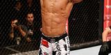 Relembre as lutas de Ronaldo Jacar no UFC - Ronaldo Jacar estreou no UFC na edio 'UFC on FX: Belfort vs. Rockhold', em maio de 2013. Ele ganhou o prmio de melhor finalizao da noite aps aplicar um katagatame em Chris Camozzi, no primeiro round