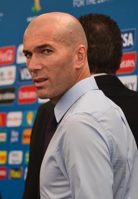 Zidane, campeo mundial em 1998, vai participar do sorteio