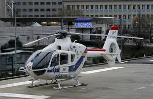 Helicptero pousa no setor de urgncia do hospital em Grenoble-FRA, onde Michael Schumacher est internado. Estado de sade do heptacampeo do mundo  grave. Ele est em coma.