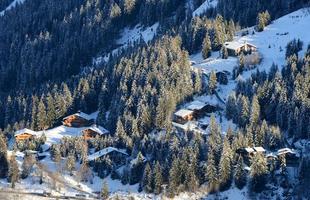Mribel, onde Schumacher se acidentou,  uma estao de esqui localizada no Vale do Rdano, nos Alpes franceses. Conhecida por ter as melhores pistas para a prtica do esporte, Mribel foi uma das sedes dos Jogos Olmpicos de Inverno 1992.