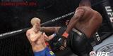 Imagens do novo game do UFC, produzido pela EA Sports - Em simulao do game, Jon Jones acerta forte chute alto de perna esquerda no rosto de Alexander Gustafsson
