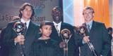 Todas as premiaes de melhor jogador do mundo da Fifa - O liberiano George Weah foi o melhor jogador do mundo em 1995, seguido pelo italiano Paolo Maldini, ambos do Milan, e o alemo Jrgen Klinsmann, do Bayern de Munique