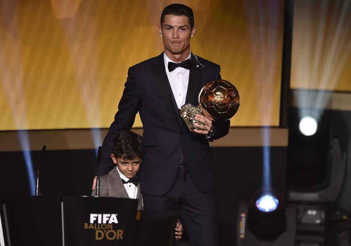 Todas as premiaes de melhor jogador do mundo da Fifa - Cristiano Ronaldo foi eleito o melhor jogador do mundo tambm em 2014, ficando  frente de Messi e Neuer