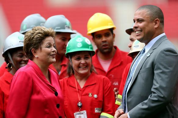 Presidente  Dilma Rousseff participa da inaugurao oficial do novo Beira-Rio, com autoridades e jogadores do Internacional 