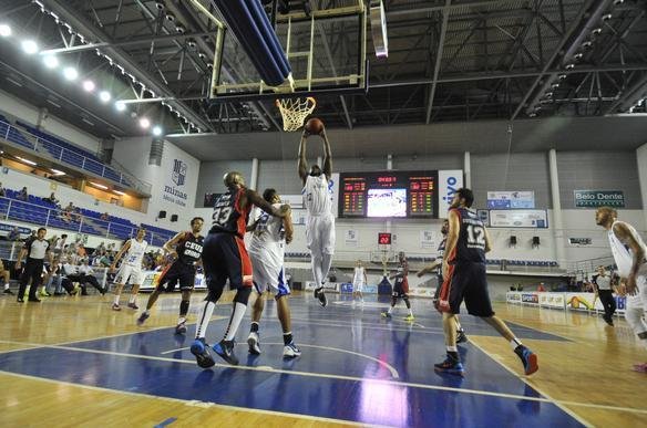 Imagens do duelo entre Minas e Braslia, na Arena JK, em Belo Horizonte, pelo NBB
