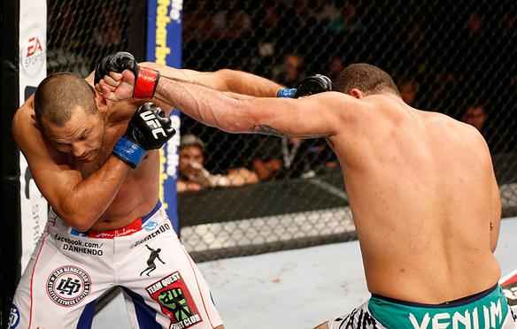 Em combate alucinante, Dan Henderson nocauteia Mauricio Shogun e vence revanche no UFC em Natal 