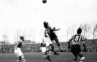 Em novembro de 1950, Galo disputou vrias partidas na Europa, numa delas, enfrentou o Schalke da Alemanha e venceu por 3 a 1