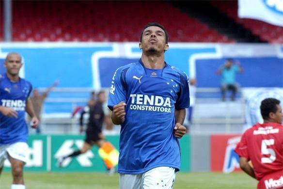 Camisa de 2007 tinha o smbolo da Puma dourado, bem como o nmero s costas.