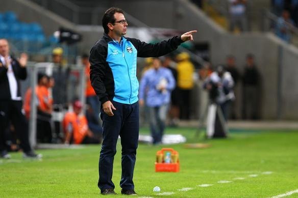 Imagens do confronto entre Grmio e Atltico, em Porto Alegre, pela segunda rodada do Campeonato Brasileiro