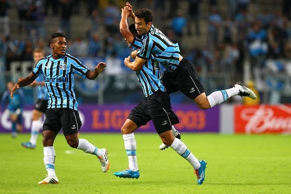 Imagens do confronto entre Grmio e Atltico, em Porto Alegre, pela segunda rodada do Campeonato Brasileiro