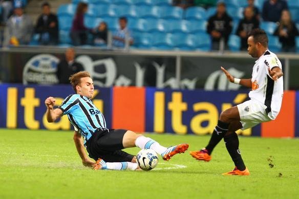 Imagens do confronto entre Grmio e Atltico, em Porto Alegre, pela segunda rodada do Campeonato Brasileiro
