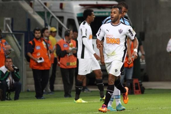 Imagens do confronto entre Grmio e Atltico, em Porto Alegre, pela segunda rodada do Campeonato Brasileiro