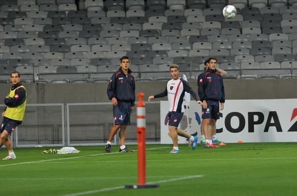 Torcedores deram muito incentivo aos jogadores no hotel Ouro Minas. Depois, San Lorenzo treinou por cerca de 50 minutos no Mineiro, onde decide, nesta quarta, contra o Cruzeiro, uma vaga na semifinal da Libertadores