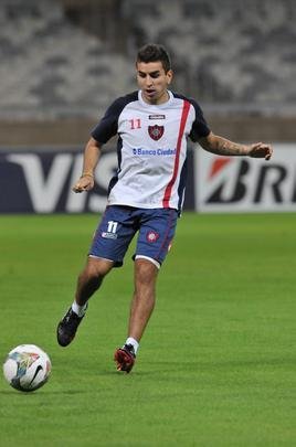 Torcedores deram muito incentivo aos jogadores no hotel Ouro Minas. Depois, San Lorenzo treinou por cerca de 50 minutos no Mineiro, onde decide, nesta quarta, contra o Cruzeiro, uma vaga na semifinal da Libertadores