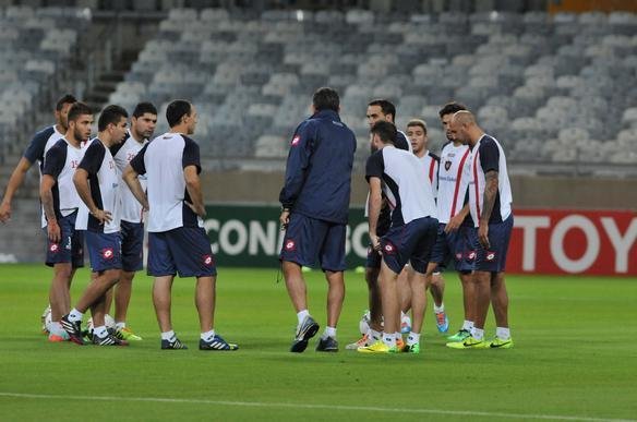 Torcedores deram muito incentivo aos jogadores no hotel Ouro Minas. Depois, San Lorenzo treinou por cerca de 50 minutos no Mineiro, onde decide, nesta quarta, contra o Cruzeiro, uma vaga na semifinal da Libertadores