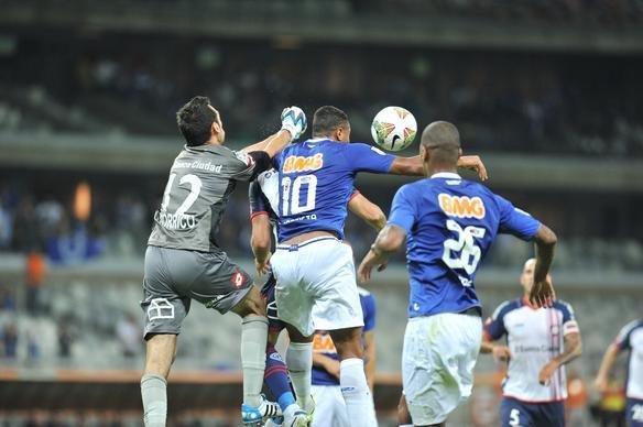 Imagens do jogo entre Cruzeiro e San Lorenzo, no Mineiro, pelas quartas de final da Libertadores