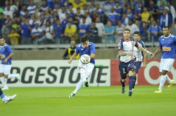 Imagens do jogo entre Cruzeiro e San Lorenzo, no Mineiro, pela Libertadores