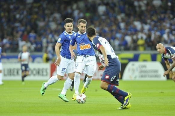Imagens do jogo entre Cruzeiro e San Lorenzo, no Mineiro, pela Libertadores