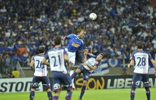 Imagens do jogo entre Cruzeiro e San Lorenzo, no Mineiro, pela Libertadores