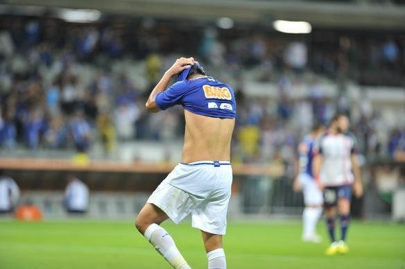 Imagens do empate por 1 a 1 entre Cruzeiro e San Lorenzo, no Mineiro