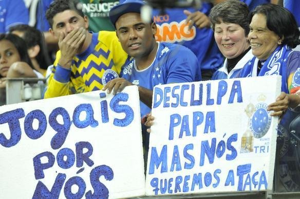 Torcidas de Cruzeiro e San Lorenzo no Mineiro, em duelo das quartas de final da Libertadores