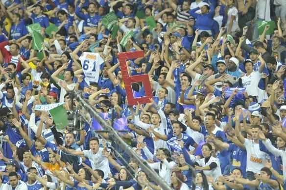 Imagens da torcida cruzeirense na deciso contra o San Lorenzo, no Mineiro