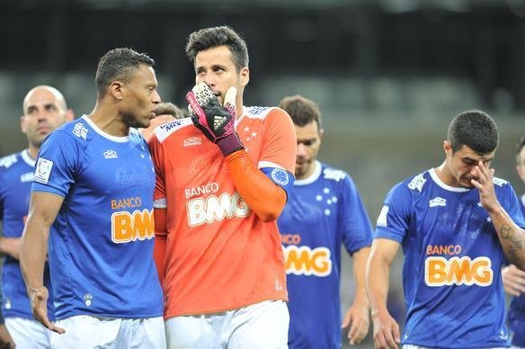 A tristeza dos cruzeirenses com a eliminao na Copa Libertadores