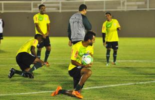 O Amrica deu sequncia  sua preparao para enfrentar o Nutico, no sbado, pela nona rodada da Srie B do Campeonato Brasileiro. Na noite desta quinta-feira, os jogadores fizeram um treino no Estdio Soares Azevedo, em Muria, na Zona da Mata mineira. No houve realizao de coletivo, mas sim atividades de toque de bola, finalizaes, cruzamentos e bolas paradas. Na manh desta sexta, os atletas trabalham pela ltima vez e retornam  concentrao. Lder da Segunda Diviso, o Coelho pegar o Timbu s 16h20 de sbado.