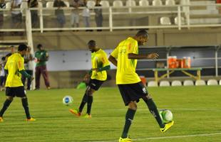 O Amrica deu sequncia  sua preparao para enfrentar o Nutico, no sbado, pela nona rodada da Srie B do Campeonato Brasileiro. Na noite desta quinta-feira, os jogadores fizeram um treino no Estdio Soares Azevedo, em Muria, na Zona da Mata mineira. No houve realizao de coletivo, mas sim atividades de toque de bola, finalizaes, cruzamentos e bolas paradas. Na manh desta sexta, os atletas trabalham pela ltima vez e retornam  concentrao. Lder da Segunda Diviso, o Coelho pegar o Timbu s 16h20 de sbado.
