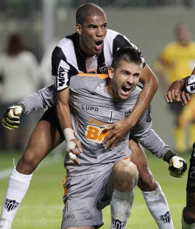 No dia 30 de maio de 2013, Victor salvou o Atltico da eliminao na Libertadores. Depois, clube se tornaria o campeo