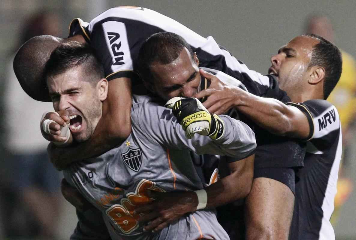 No dia 30 de maio de 2013, Victor salvou o Atltico da eliminao na Libertadores. Depois, clube se tornaria o campeo