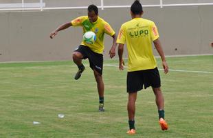 Imagens do treino do Amrica no Estdio Soares de Azevedo, em Muria